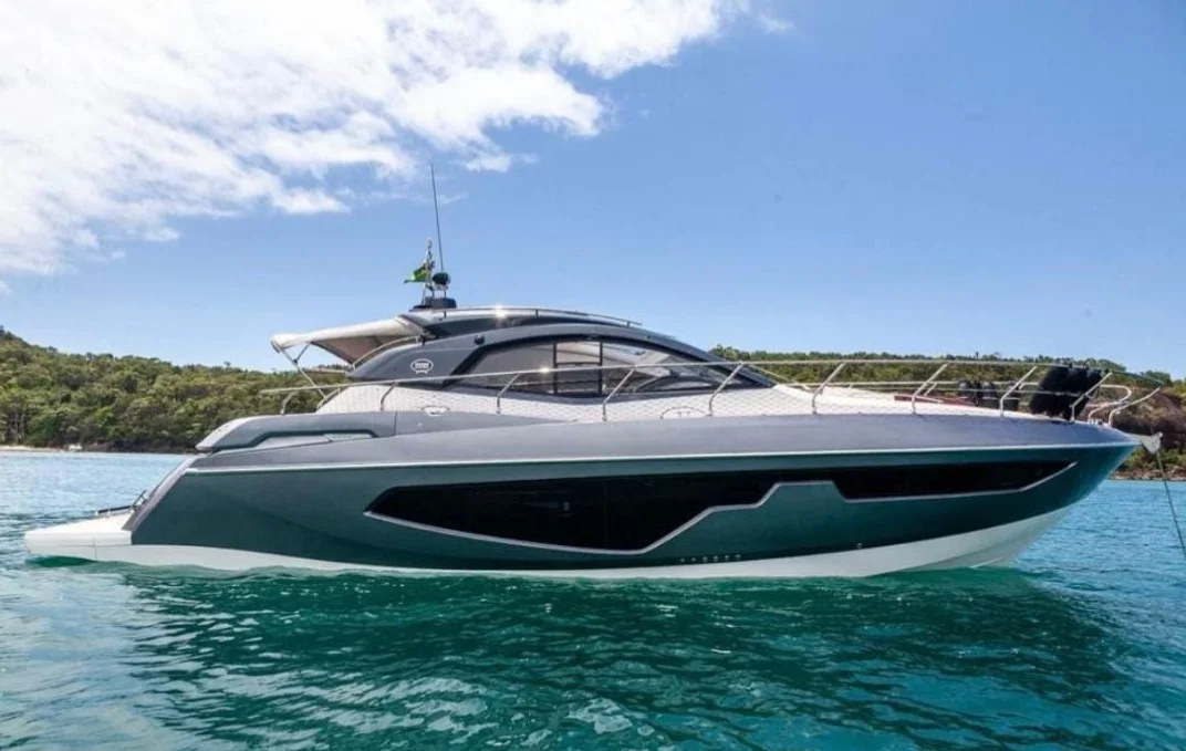 Lancha Magnata de 44 pies para alquiler privado, experiencia náutica premium de alto nivel con confort, privacidad y lujo ideal para turismo exclusivo en Brasil